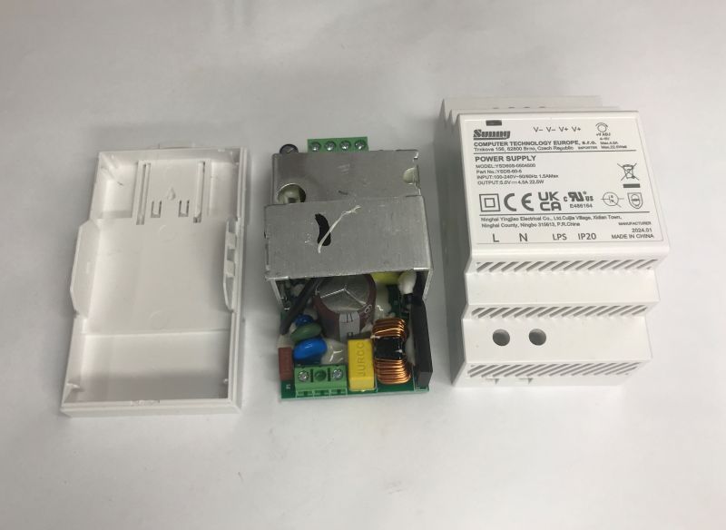[Thermal imaging] Internal view and test of the YSDS-60-5 4.5 A 22.5 W 5 V DIN rail power supply