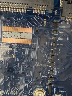 HP Elitebook 8770w - jakie elementy SMD przy slocie WWAN?