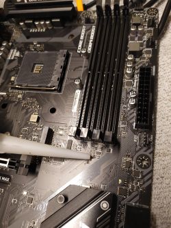 MSI b450 Tomahawk - Brak życia tuż po złożeniu zestawu