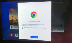 Ekran powitalny przeglądarki Chrome wyświetlony na telewizorze z systemem Android TV Box.