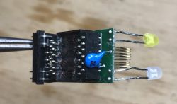 Wnętrze gniazd RJ45 ze zintegrowanym transformatorem sygnałowym Wnętrze gniazd RJ45 ze zintegrowanym transformatorem sygnałowym