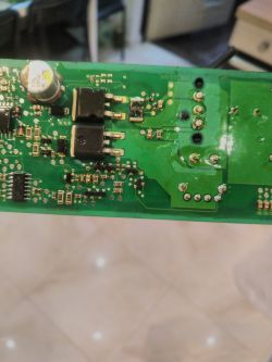 Montaż i kalibracja nowego silnika hamulca ręcznego w Renault Espace 4