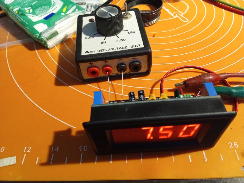 Jak złożyć woltomierz panelowy DIY z układem ICL 7107 z AliExpress? Sprawdzamy dokładność.