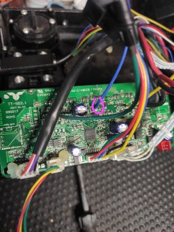 Hoverboard skymaster - Po włączeniu deski, załącza tylko jeden silnik