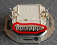 Berker LAN Socket Connection: Steps for Properly Connecting Wires with Knife Clamps & Insulation