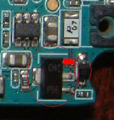 Sony Ericsson J210i - schemat płyty przy złączu i bezpieczniku, brak ładowania