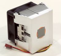 Instalacja radiatora CPU na karcie graficznej. Instalacja radiatora CPU na karcie graficznej.