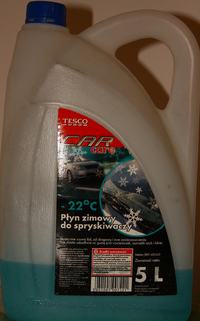 Zimowe płyny do spryskiwaczy jaki kupić a jaki omijać