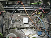 Identyfikacja wzmacniacza estradowego z tranzystorami 2N3055 i kondensatorami 15000uF/56V