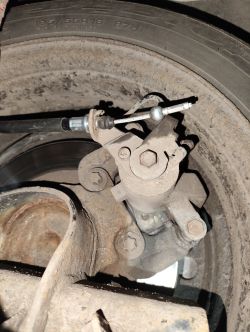 Linka hamulca ręcznego niepasująca do zacisku w Renault Grand Scenic II FL