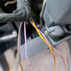 Ford Ranger 2014r: Jak naprawić pętlę immobilizera po kradzieży? Brak kostki, poobcinane kable