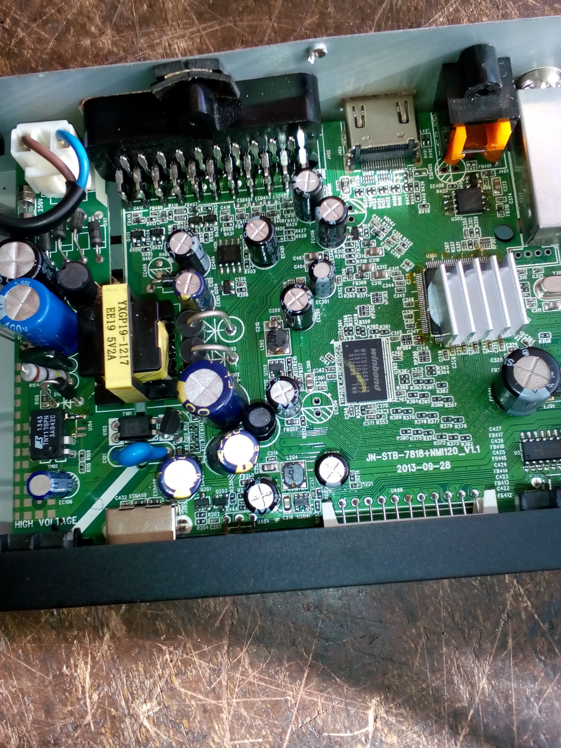 DVB-T TELSTAR SR-M1: Szukam dumpu dla eeprom 25q32, płyta główna JN-STB ...