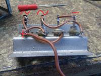 Fiat Seicento - Prostownik ładuje akumulator dużym prądem od początku.