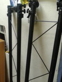 [Sprzedam] Wyprzedaż: odtwarzacz, tuba led, statywy, zestaw do limbo i inne