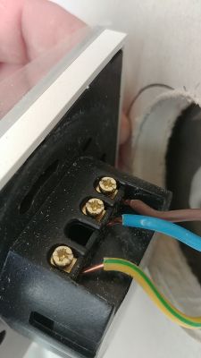 Interference with LED lighting when Surpass PW215F+2CR310 flush-mounted radio is activated