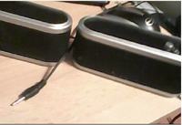 Jak usunąć dziurę po stacji dyskietek w starym komputerze?