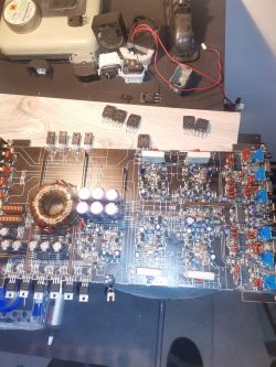 US Blaster 3470 - Serwisówka, schemat, zdjęcia płyty wzmacniacza z wylutowanymi mosfetami