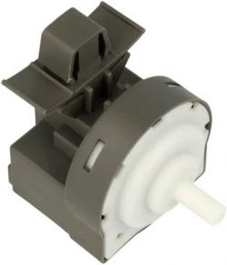Bosch WAN2427EPL Pralka nie wkręca się na obroty podczas wirowania.