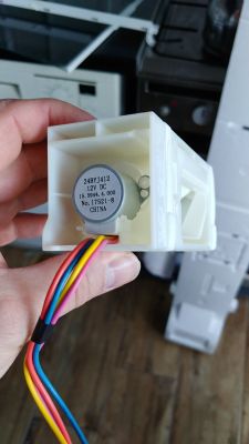 Bosch KGN39KL35 - der obere Teil kühlt nicht, der Gefrierschrank friert