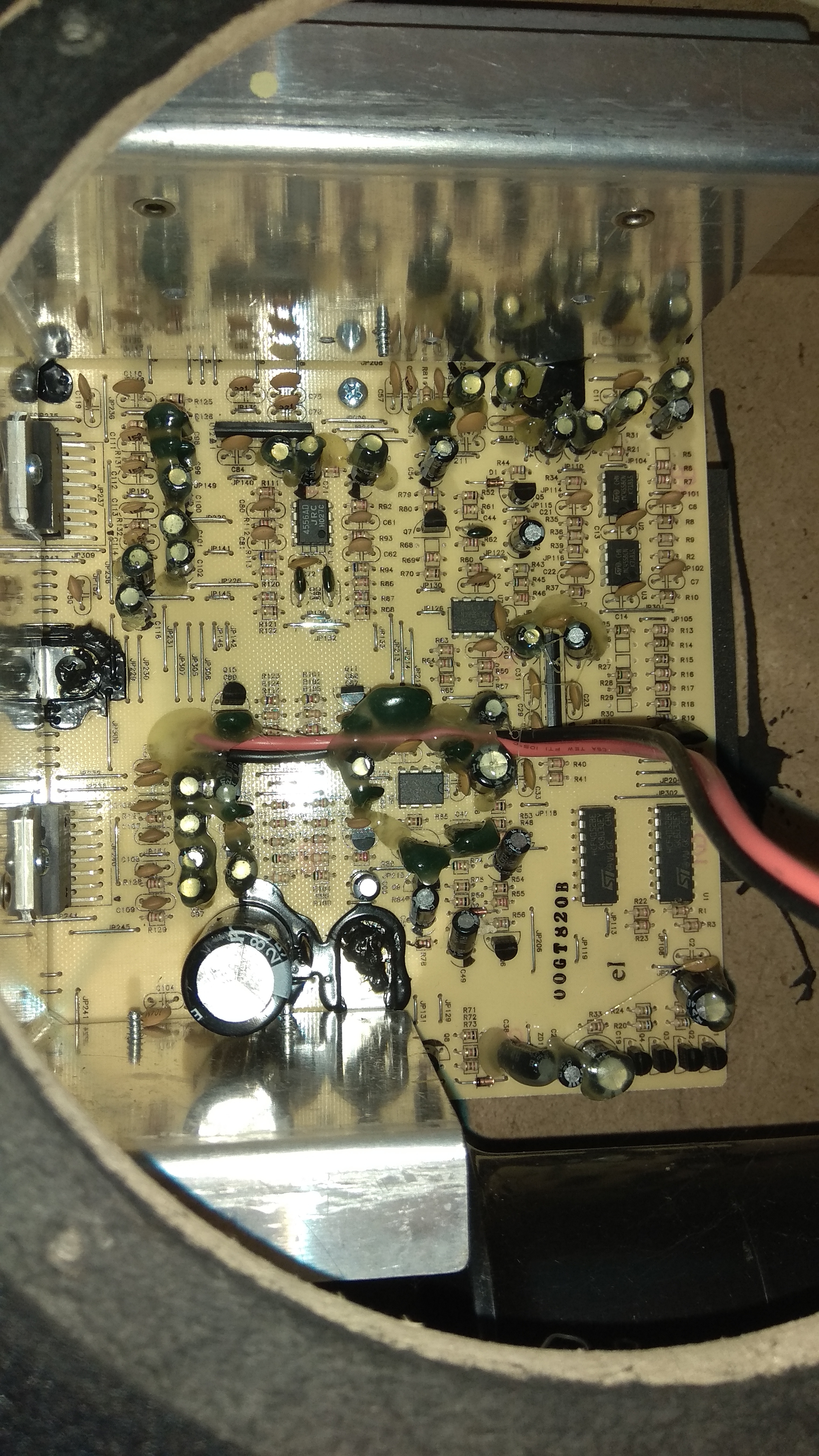 Creative Inspire T7900 subwoofer gra strasznie cicho, basy są