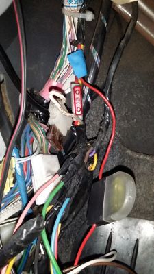 Toyota Yaris '99 - Nie działa centralny zamek, alarm, przecięte kable