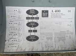 Schemat elektrycznego napędu Nice A400 z instrukcją programowania.