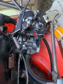 Nie kompletny Gaźnik oraz cewki ładowania BRIGGS STRATTON 60 INTEK EDGE OHV Nie kompletny Gaźnik oraz cewki ładowania BRIGGS STRATTON 60 INTEK EDGE OHV