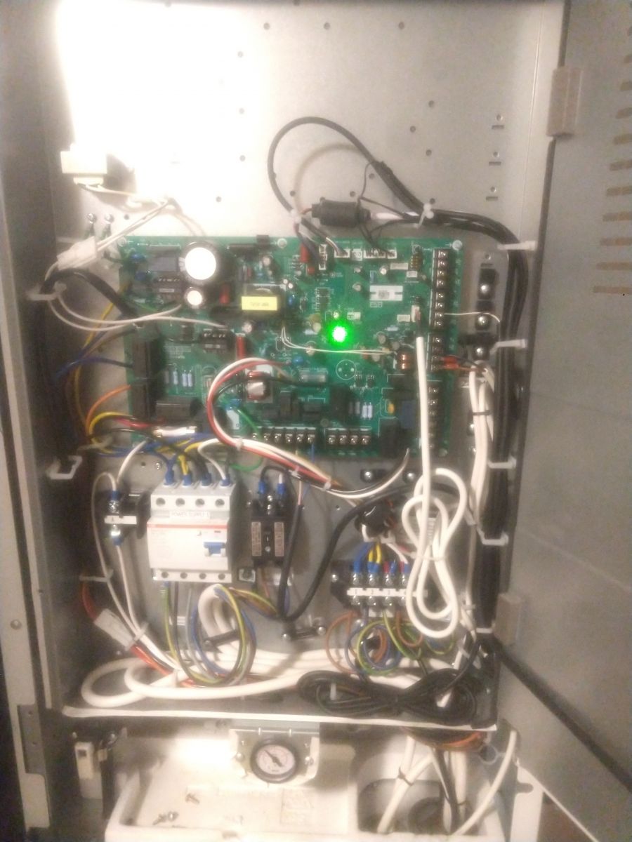 Pompa ciepła Panasonic WH-UX09HE8 - jak podłączyć termostat pokojowy Salus?