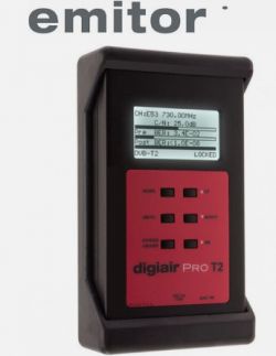 Miernik sygnału Digiair PRO T2 z wyświetlaczem i przyciskami.