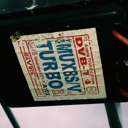 Ustawienie anten, dobór symetryzatorów antenowych i zwrotnicy antenowej.