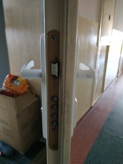Difficulty Turning Key in Exterior Door: Broken Liner & Incompatible Cylinder Issues Difficulty Turning Key in Exterior Door: Broken Liner & Incompatible Cylinder Issues