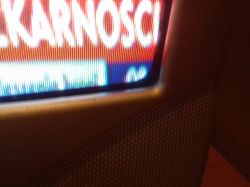 Obraz wychodzi poza ekran w telewizorze Daewoo - jak ustawić?