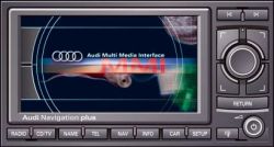 Radio samochodowe Audi RNS-E z wyświetlaczem systemu Audi Multi Media Interface
