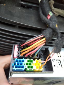 Jak podłączyć radio z AUX do Fiata Punto II - potrzebna kostka ISO