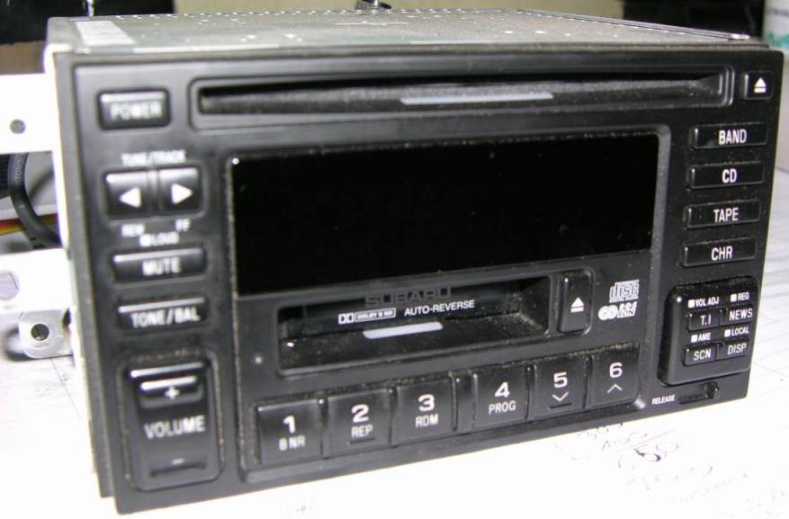 Radio Subaru Impreza oryginalne 2din przeskakuje