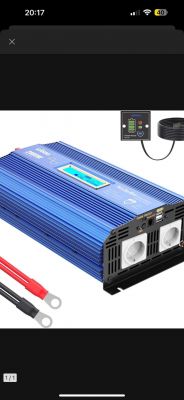 Niebieska przetwornica mocy 2000W/4000W z kablami i panelem kontrolnym.