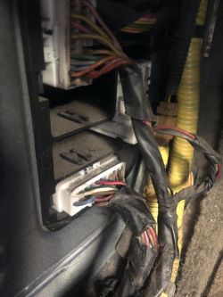 Hyndai Tucson JM - Centralny zamek - podłączenie centalnego zamka