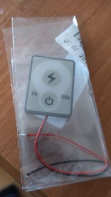 Woltomierz na 8 diodach 12V PB