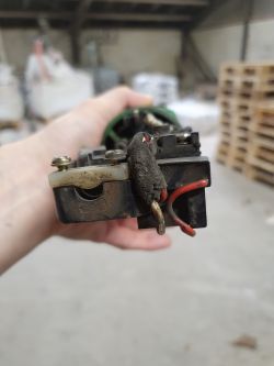 Szlifierka Hitachi G13YC podłączenie kabla zasilającego