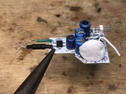 Inteligentna 'żarówka' WOJ14413 WiFi LED CCT - wnętrze, aplikacja, Tasmota