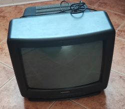 Wnętrze telewizora Daewoo DMQ-14A1TXT - Made in Poland, chassis CP-330 i układy Philipsa