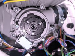 Beko DFN38530G – jak ustawić pozycję rozdzielacza wody przy wymianie silniczka?