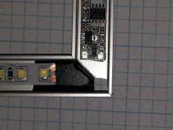 SGL8022W - prosta, dotykowa aplikacja oświetlenia szafki w kuchni