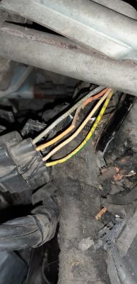 Citroen C4 2007r - nieregularne działanie wycieraczek przednich, uszkodzony przewód