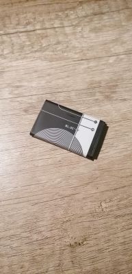 Spalenie mini konsoli Retro 400 in1 z baterią BL-5C 3.7V podczas ładowania - co mogło być przyczyną?