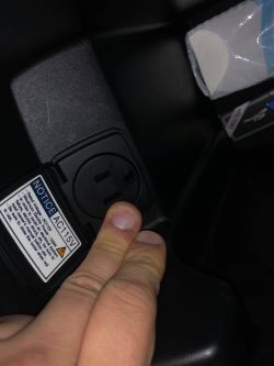 Dobór konwertera do amerykańskiego wejścia w samochodzie - jakie modele polecane?