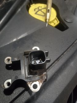 Jeep laredo - Kostka alternatora, dopasowanie innego