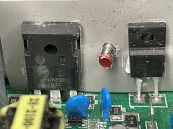 Bieżnia błąd 05 silnik buczy i ledwo rusza, działa przez 3 sekundy. Z akumulatora 18V jest ok.