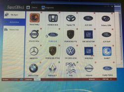 Ekran programu SuperCAN VCI z ikonami różnych marek diagnostycznych