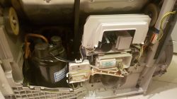 AEG T97689IH Trockner - schaltet sich beim Trocknen aus